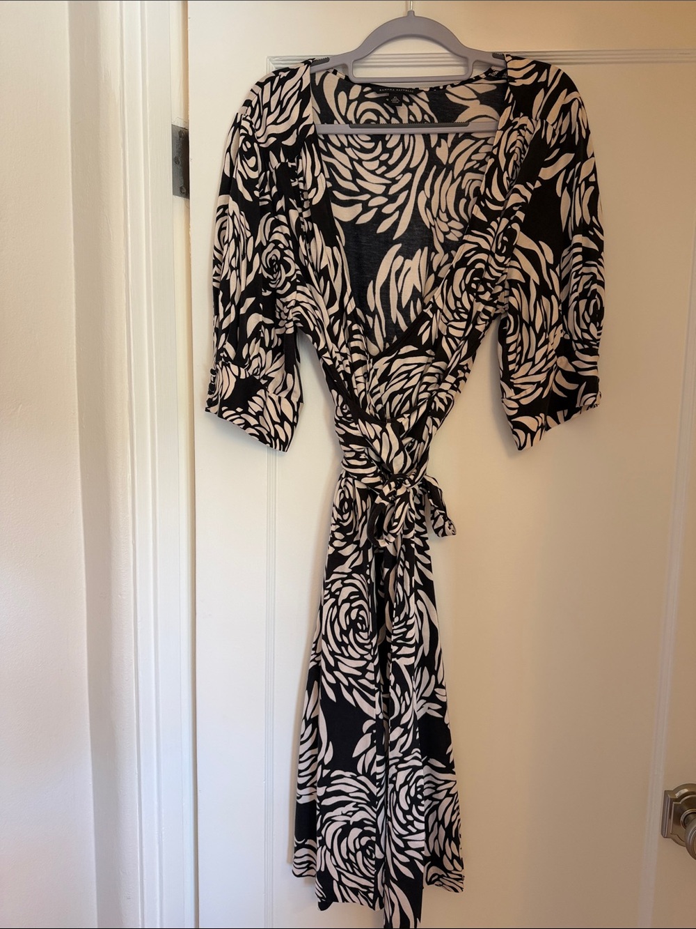 Banana Republic Black & Cream Floral Silk & Cotton Wrap Dress